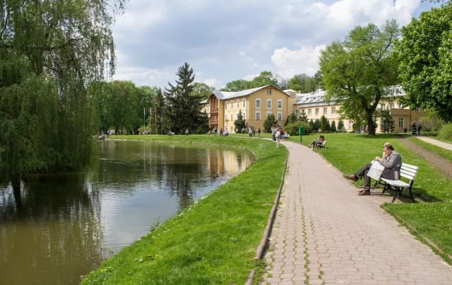 Ile zabiegów w sanatorium z NFZ? Sprawdź, co przysługuje pacjentom
